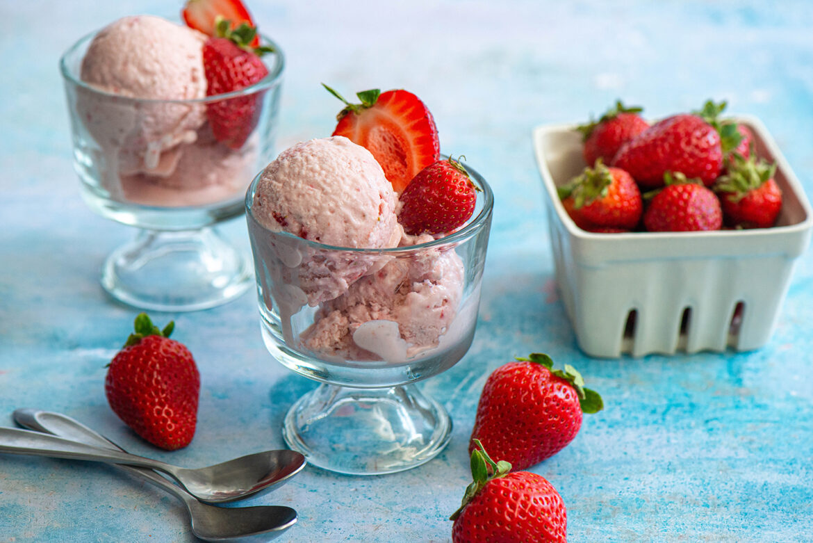 Fresas Con Crema Ice Cream Nibbles And Feasts