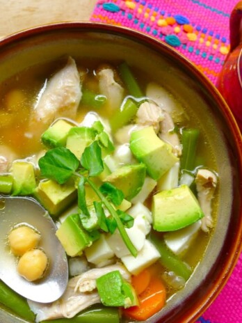 caldo tlalpeno