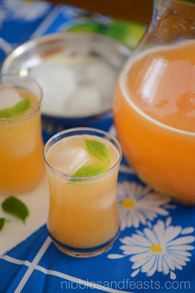 Agua Fresca de Melon | Cantaloupe Cooler - Nibbles and Feasts
