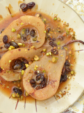 poached pears in tea