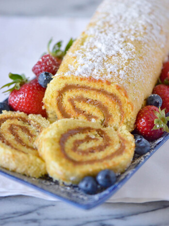 Dulce de leche roll