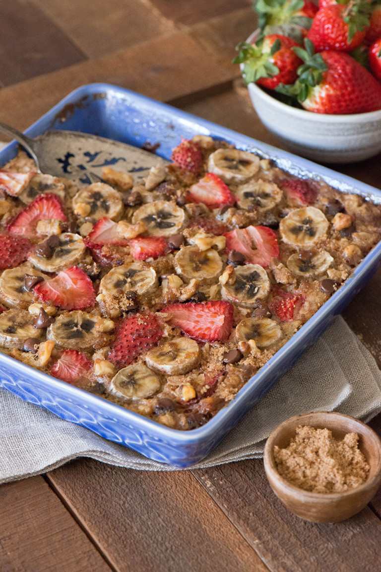 Oatmeal Bake with Strawberries and Banana - Nibbles and Feasts