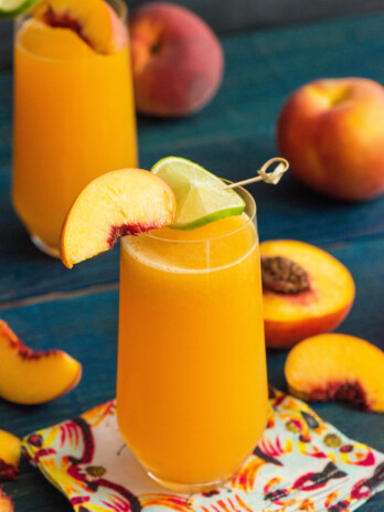 Fizzy Peach Bellini Mocktail