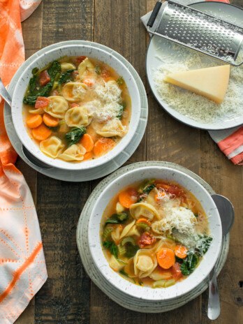 Cheesy Tortellini Vegetable Soup