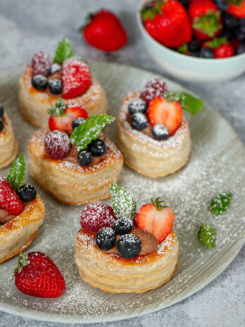 chocolate cream volovanes with berries