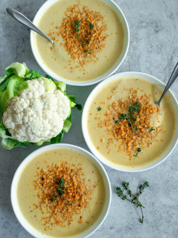 cauliflower soup with cheese crumbs