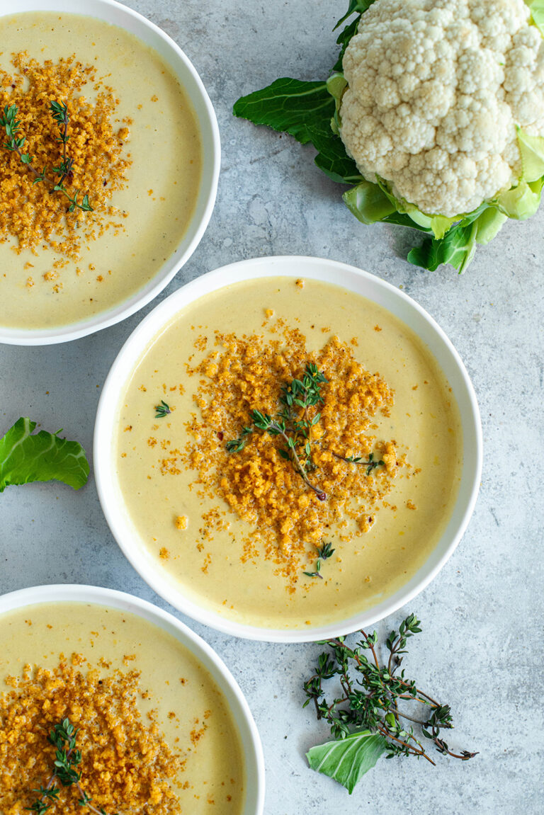 cauliflower soup with cheese crumbs
