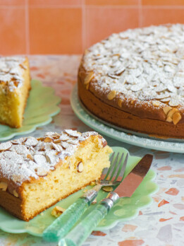 nata cake with almonds