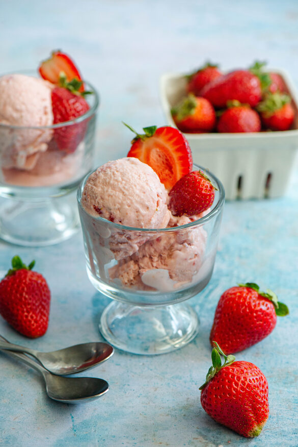 Fresas con Crema Ice Cream Nibbles and Feasts