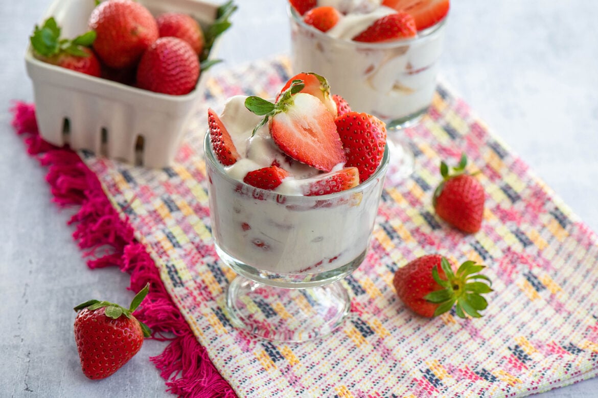 Fresas con Crema Nibbles and Feasts