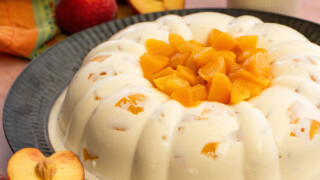 Creamy Peach Gelatina - Nibbles and Feasts