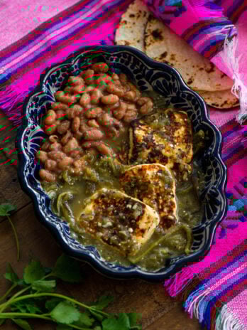 Queso en Salsa Verde